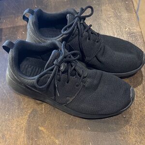 Nike Black Sneakers